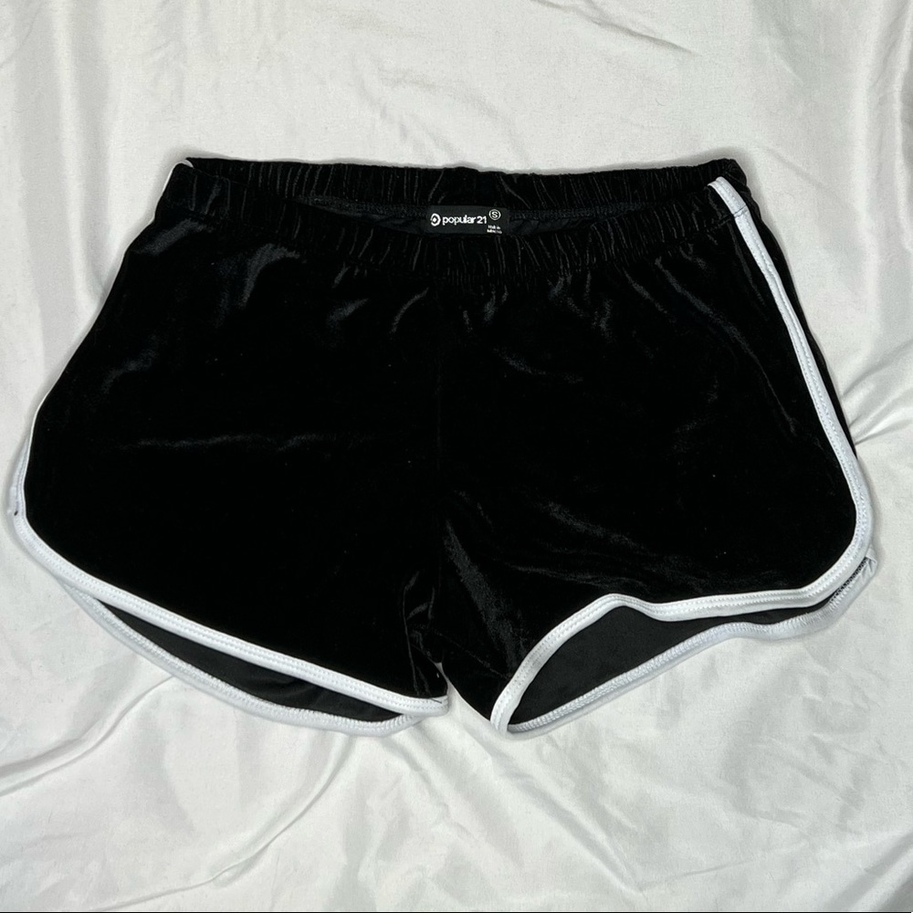 Popular 21 black Shorts size small